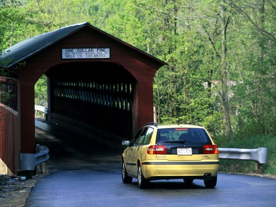  Volvo V40 1999 года  (фото 5 из 10)